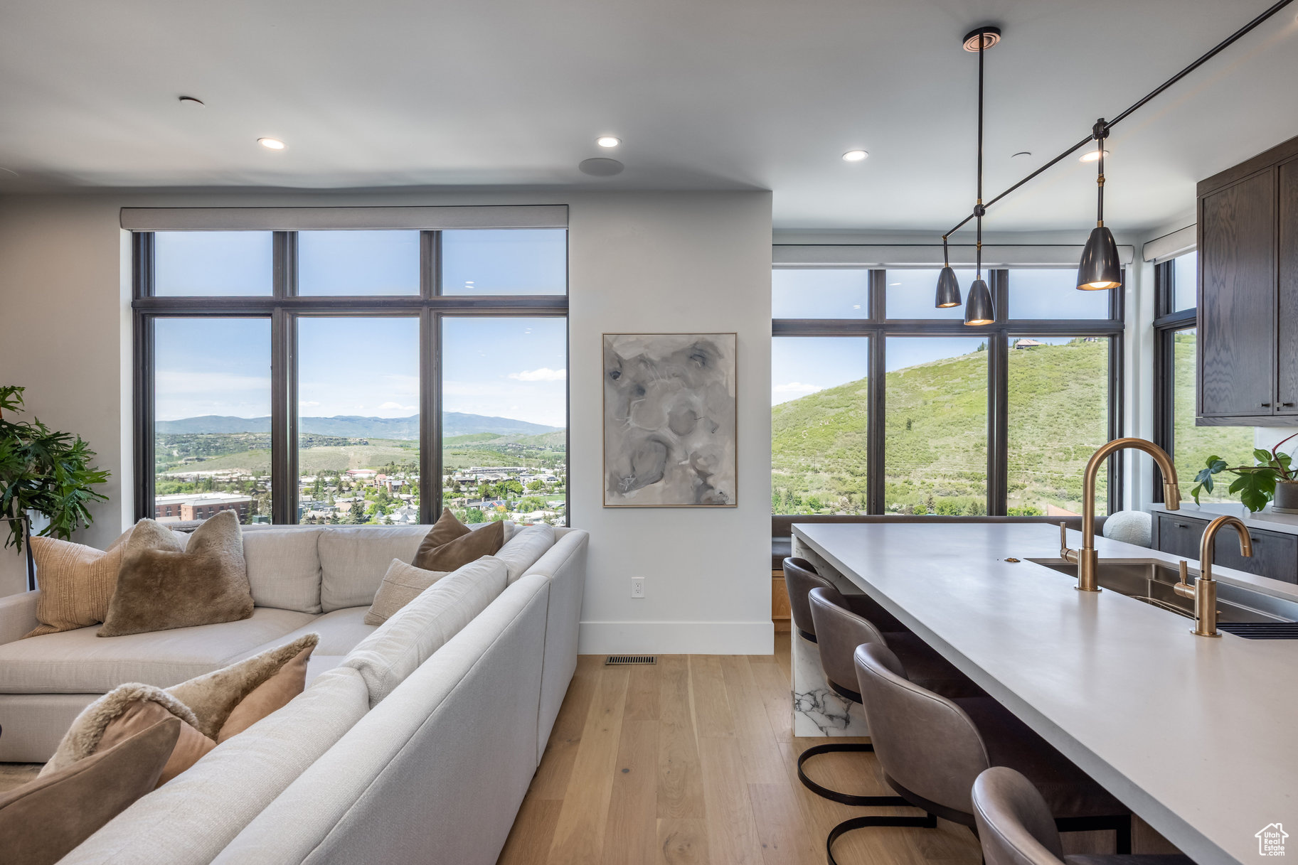 KINGS CROWN - Residential