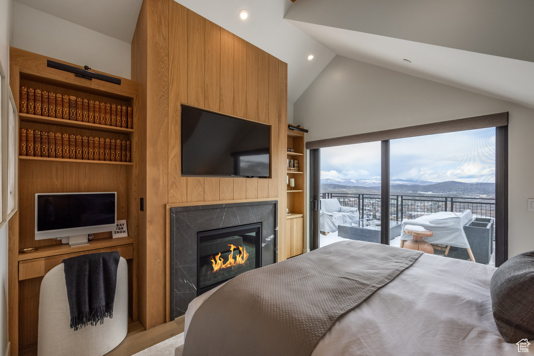 KINGS CROWN - Residential