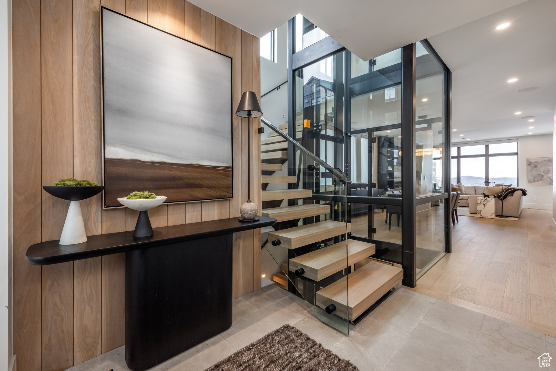 KINGS CROWN - Residential