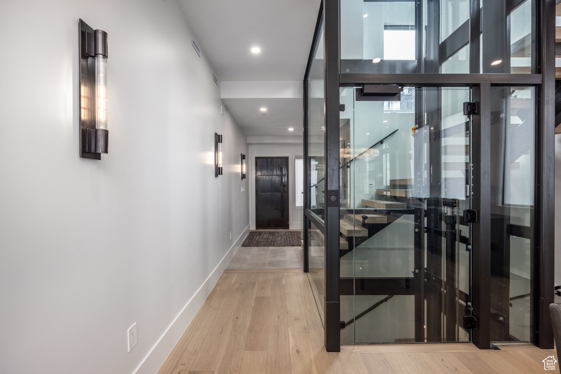 KINGS CROWN - Residential