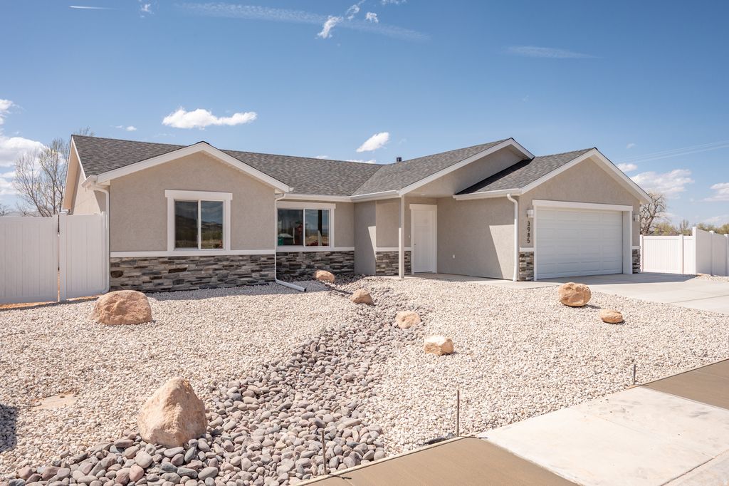 Photo of 3879 N HAWKS LANDING LP, Cedar City, UT 84721 (MLS # 2143435)