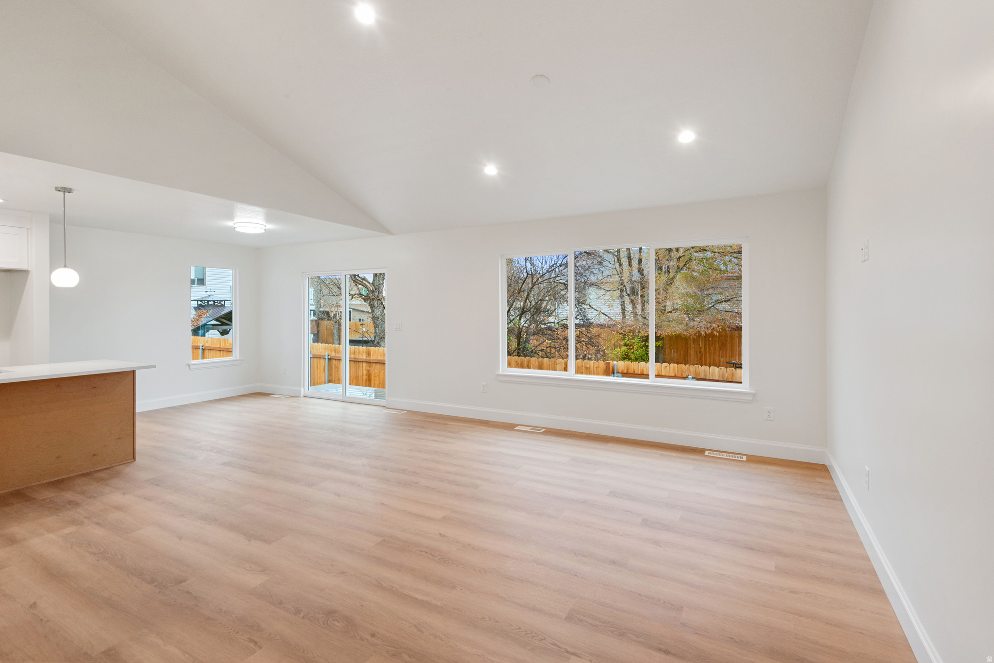 SYDNEY COVE - Residential