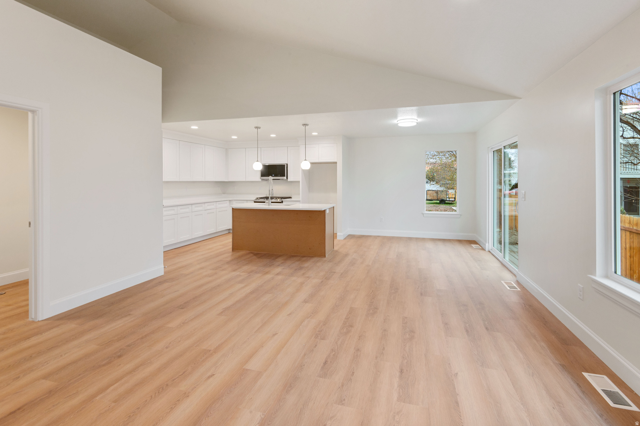 SYDNEY COVE - Residential