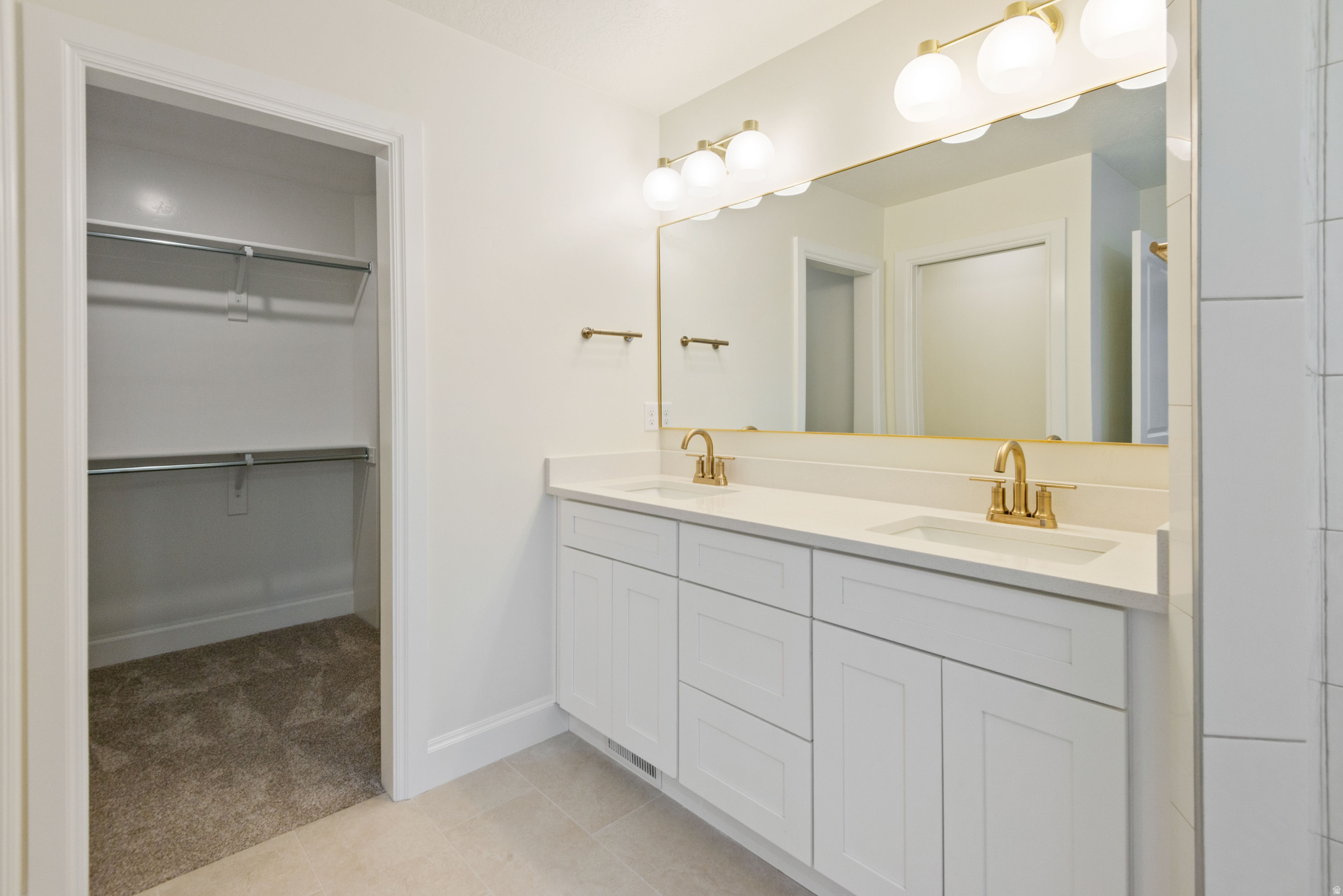 SYDNEY COVE - Residential