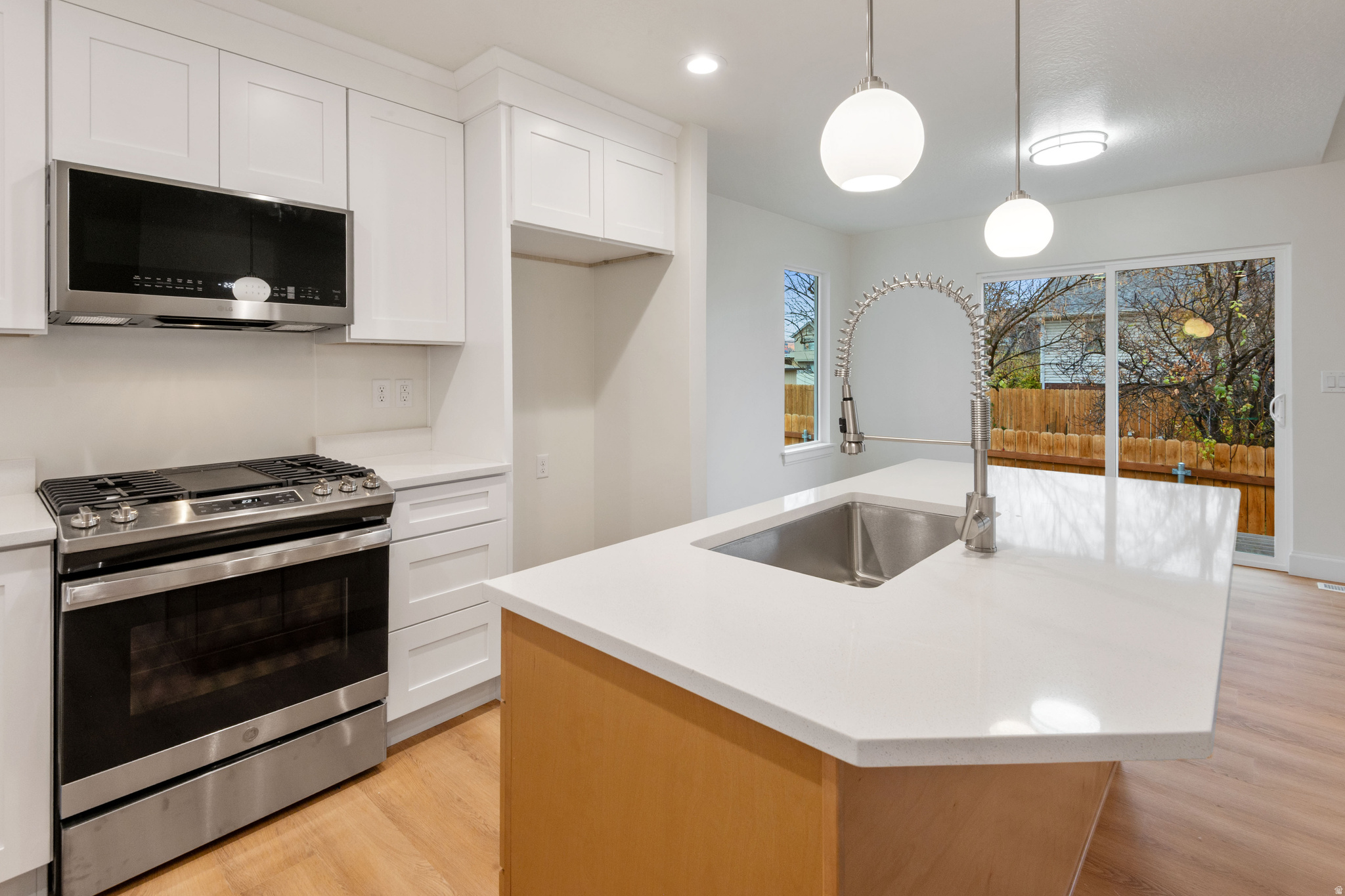 SYDNEY COVE - Residential