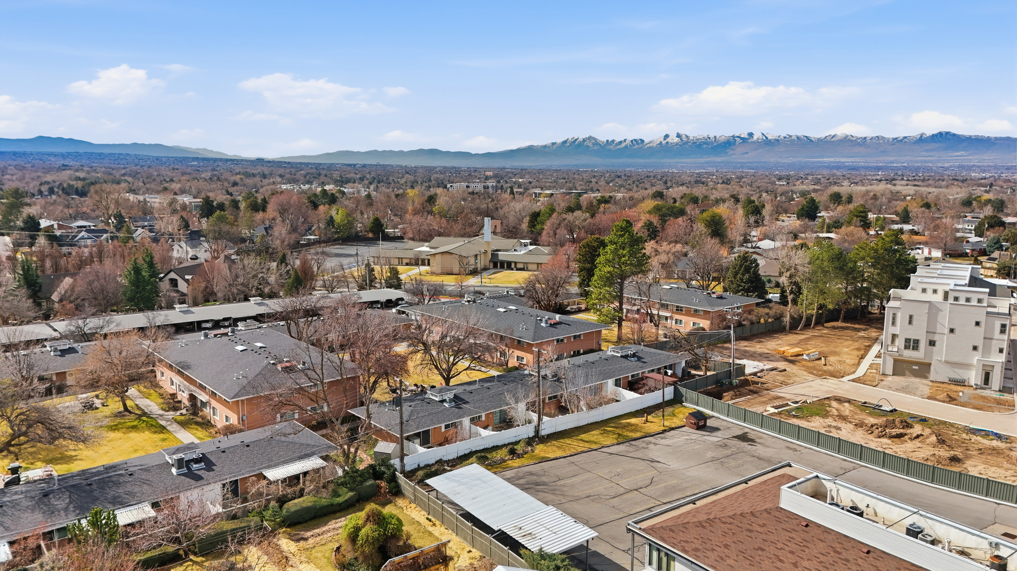 CARRIAGE LANE - Residential