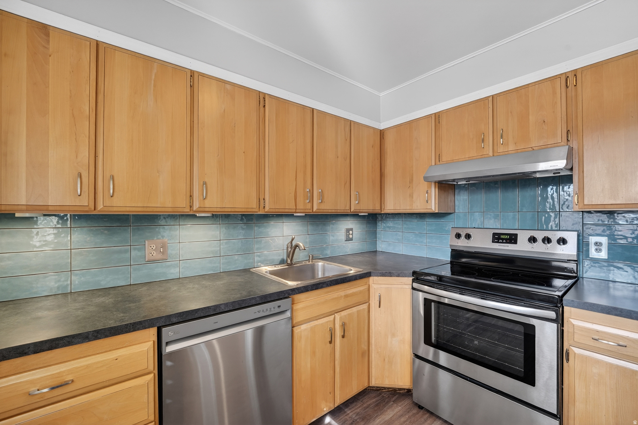 CARRIAGE LANE - Residential