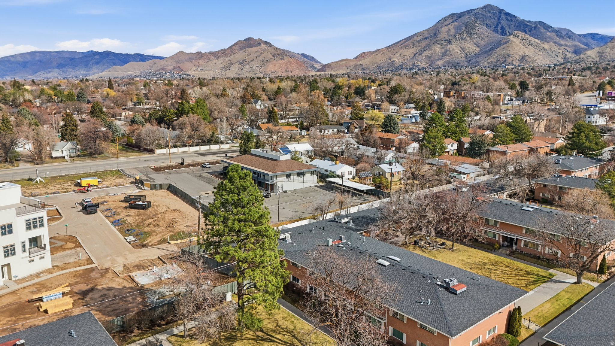 CARRIAGE LANE - Residential