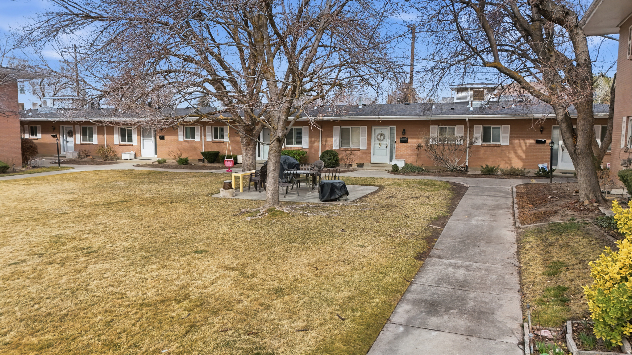 CARRIAGE LANE - Residential