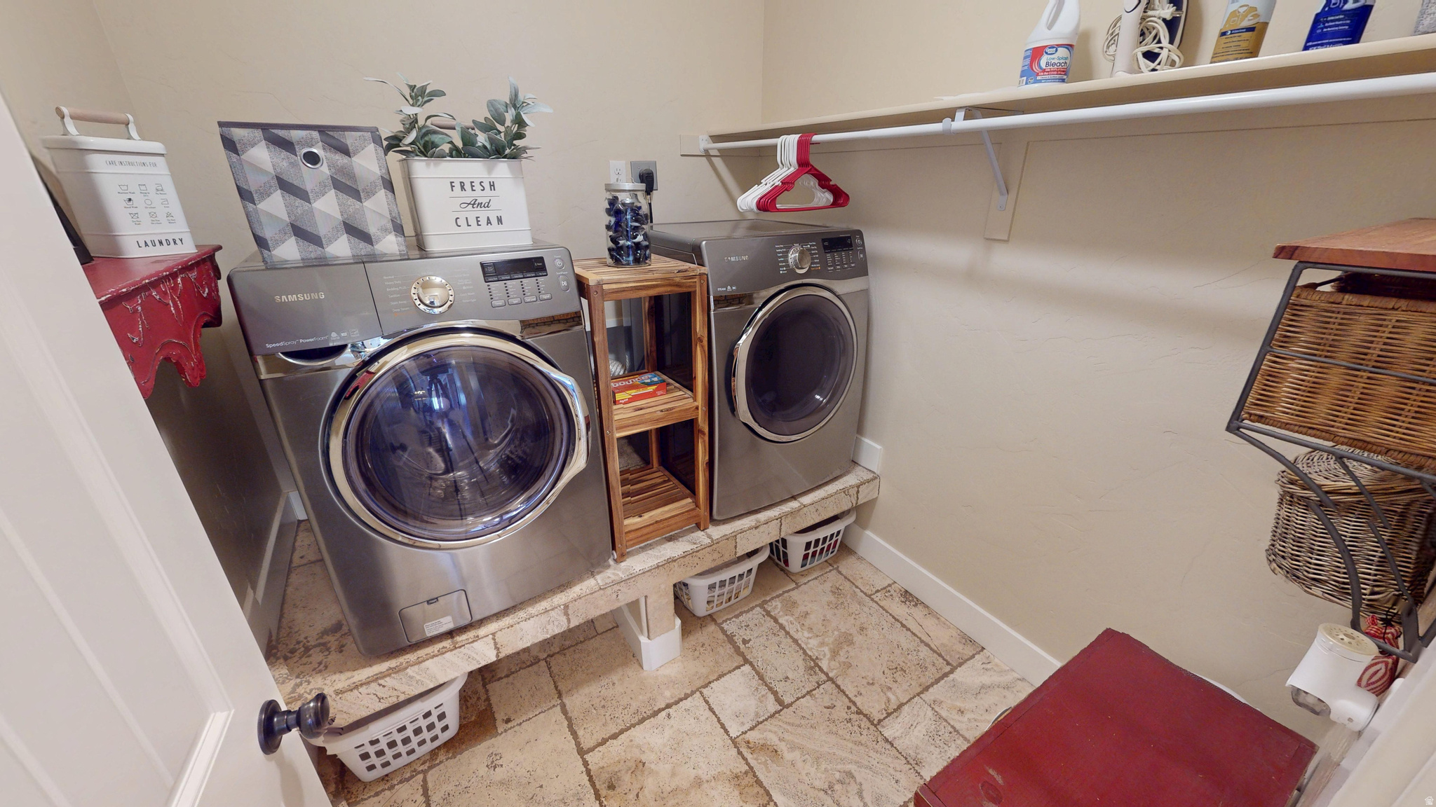 LOMA VISTA - Residential