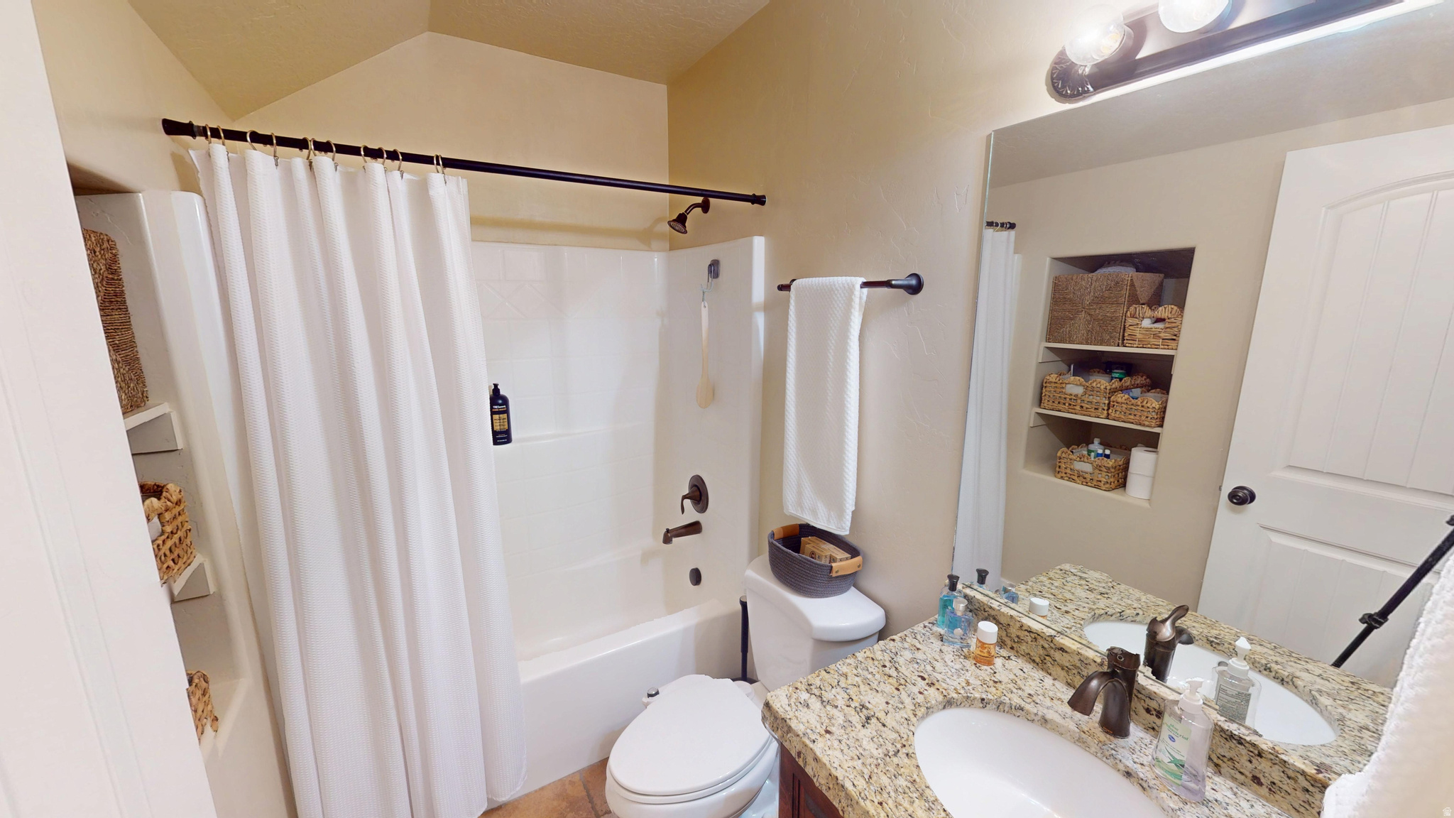 LOMA VISTA - Residential