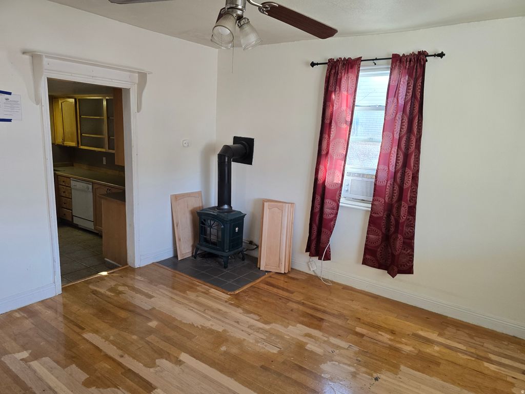 Photo of 277 S 100 E, Vernal, UT 84078 (MLS # 2150199)