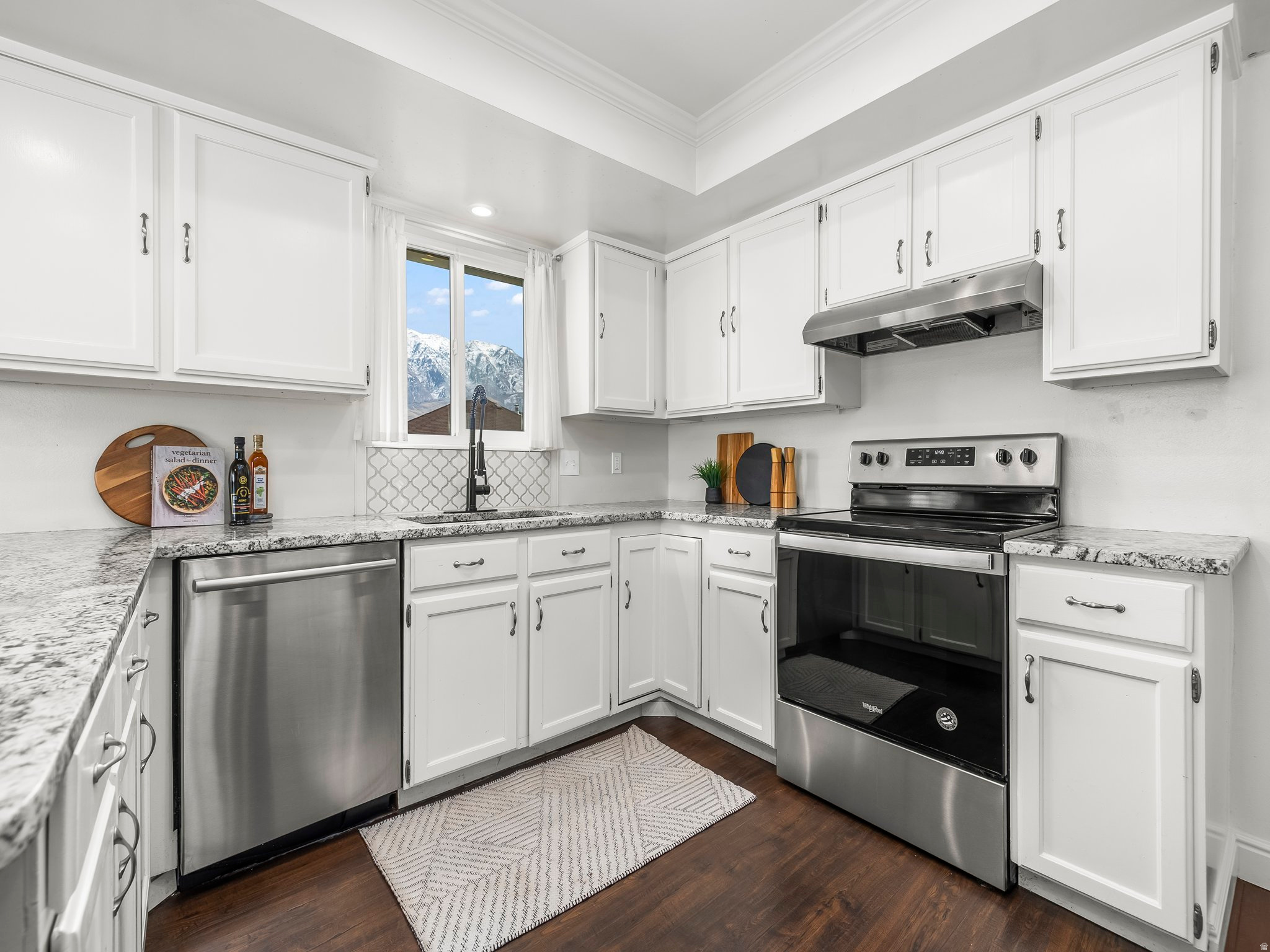 ELMONT PLAZA - Residential