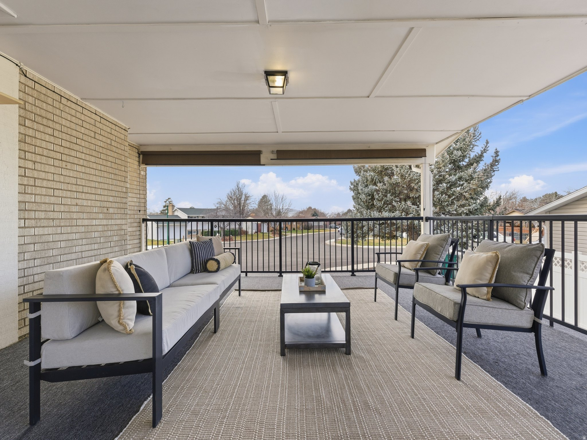 ELMONT PLAZA - Residential