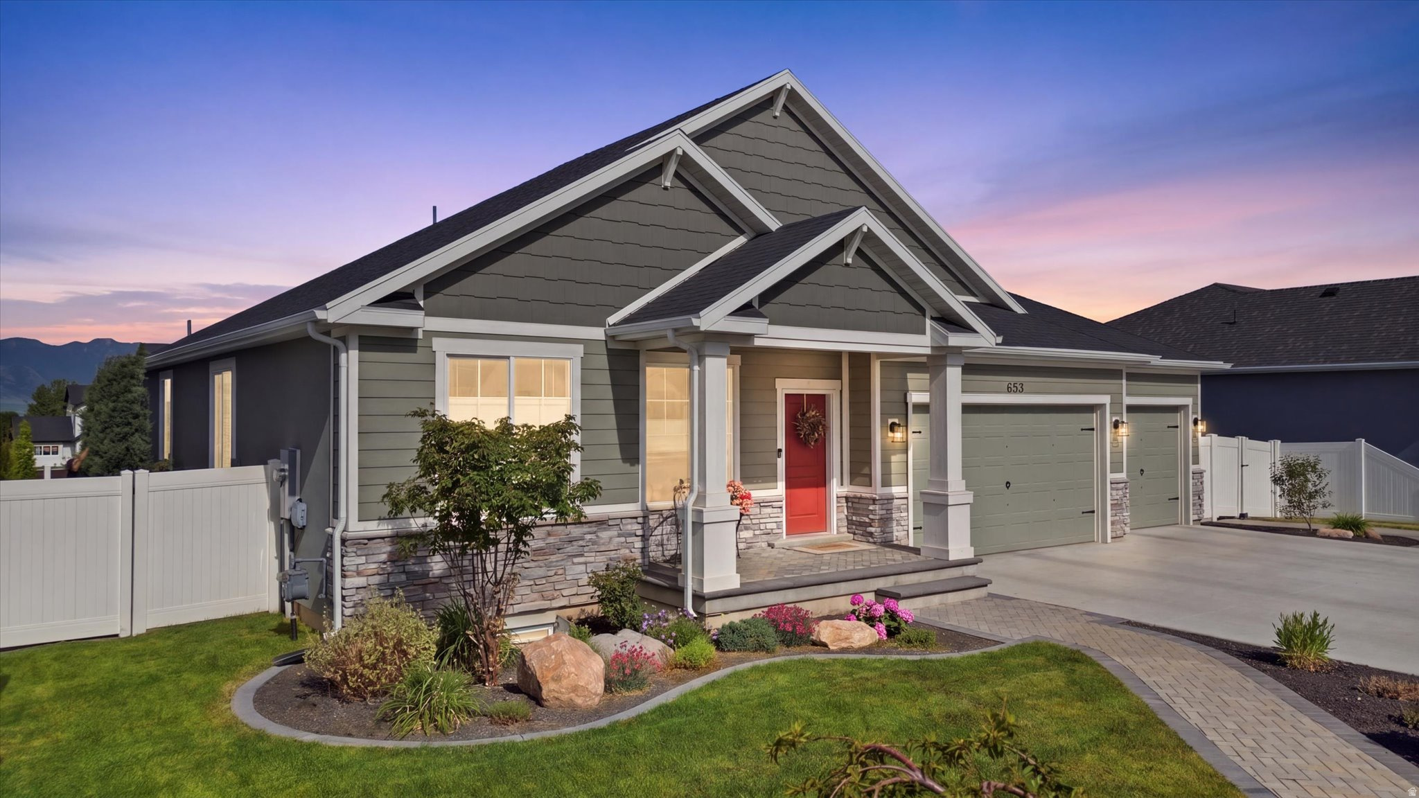 EASTVIEW LANDING - Residential