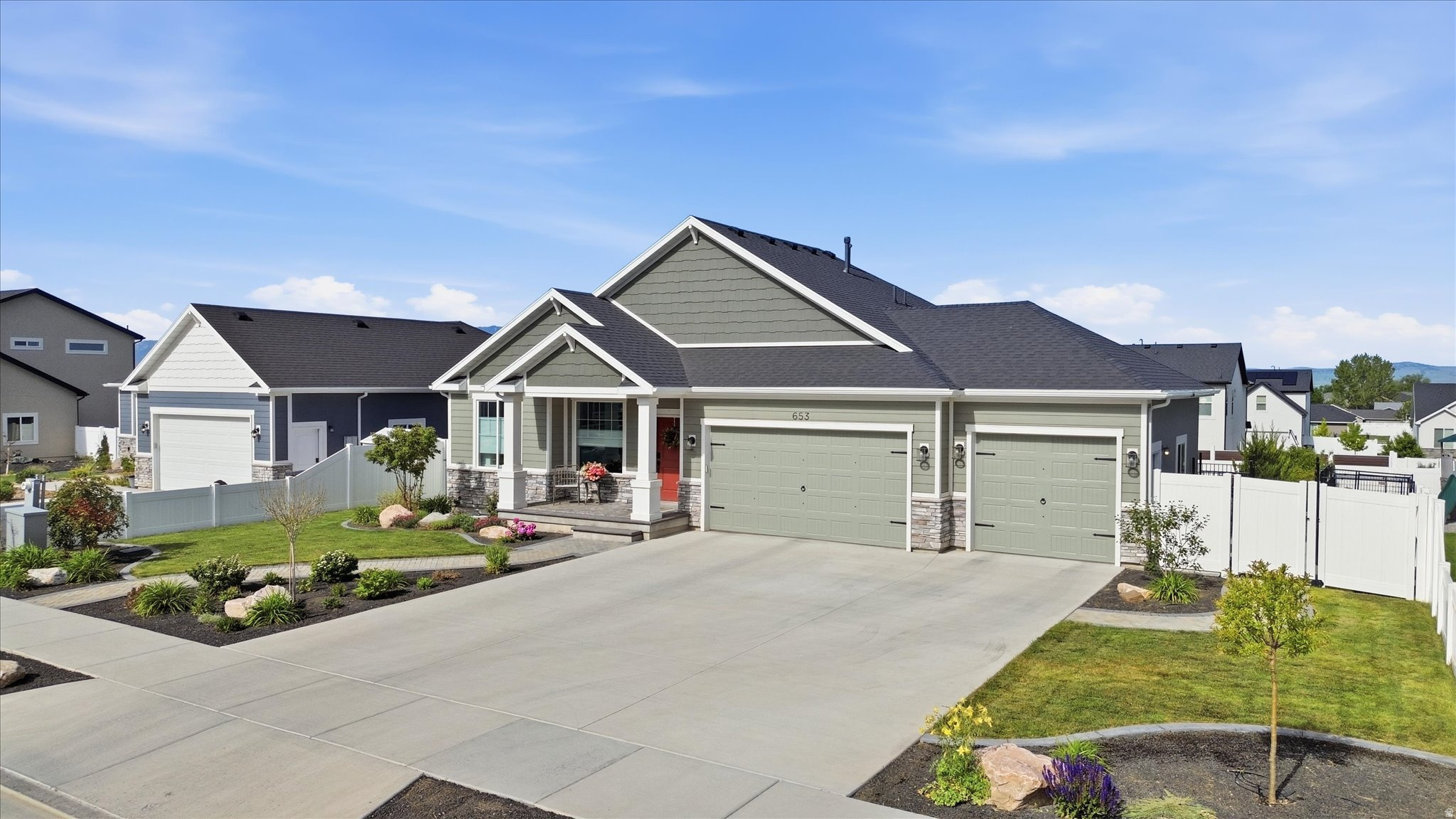 EASTVIEW LANDING - Residential