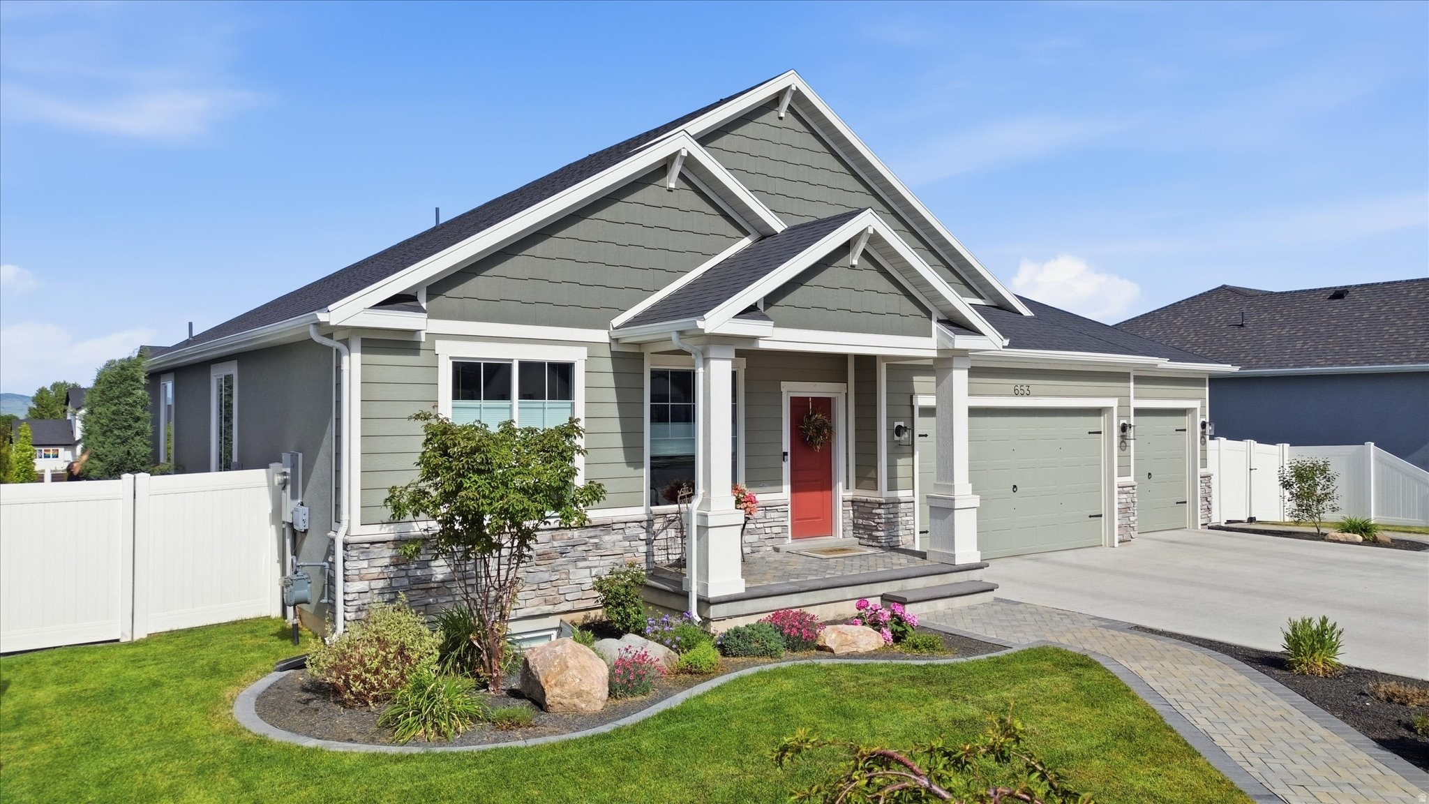EASTVIEW LANDING - Residential