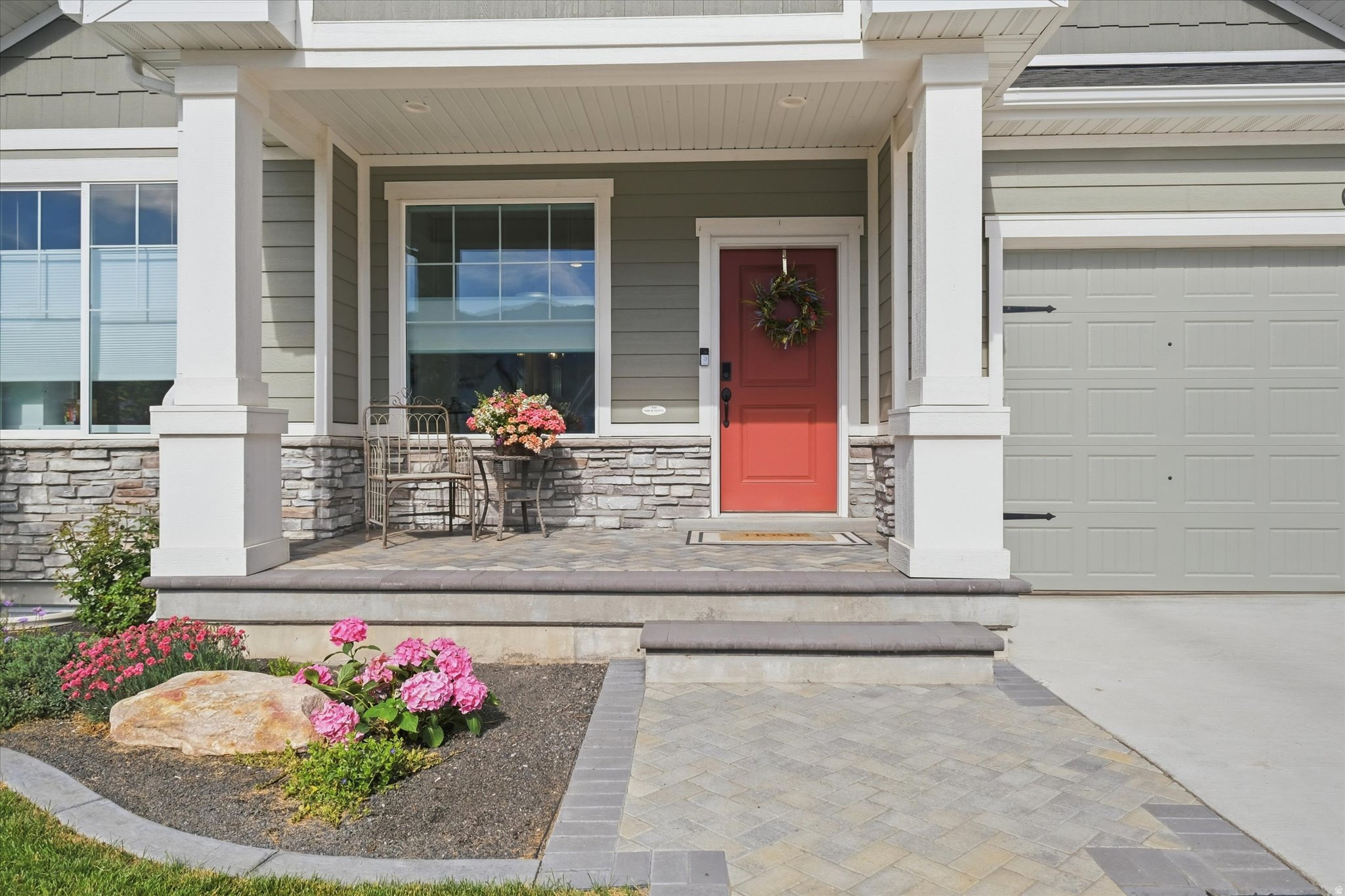 EASTVIEW LANDING - Residential