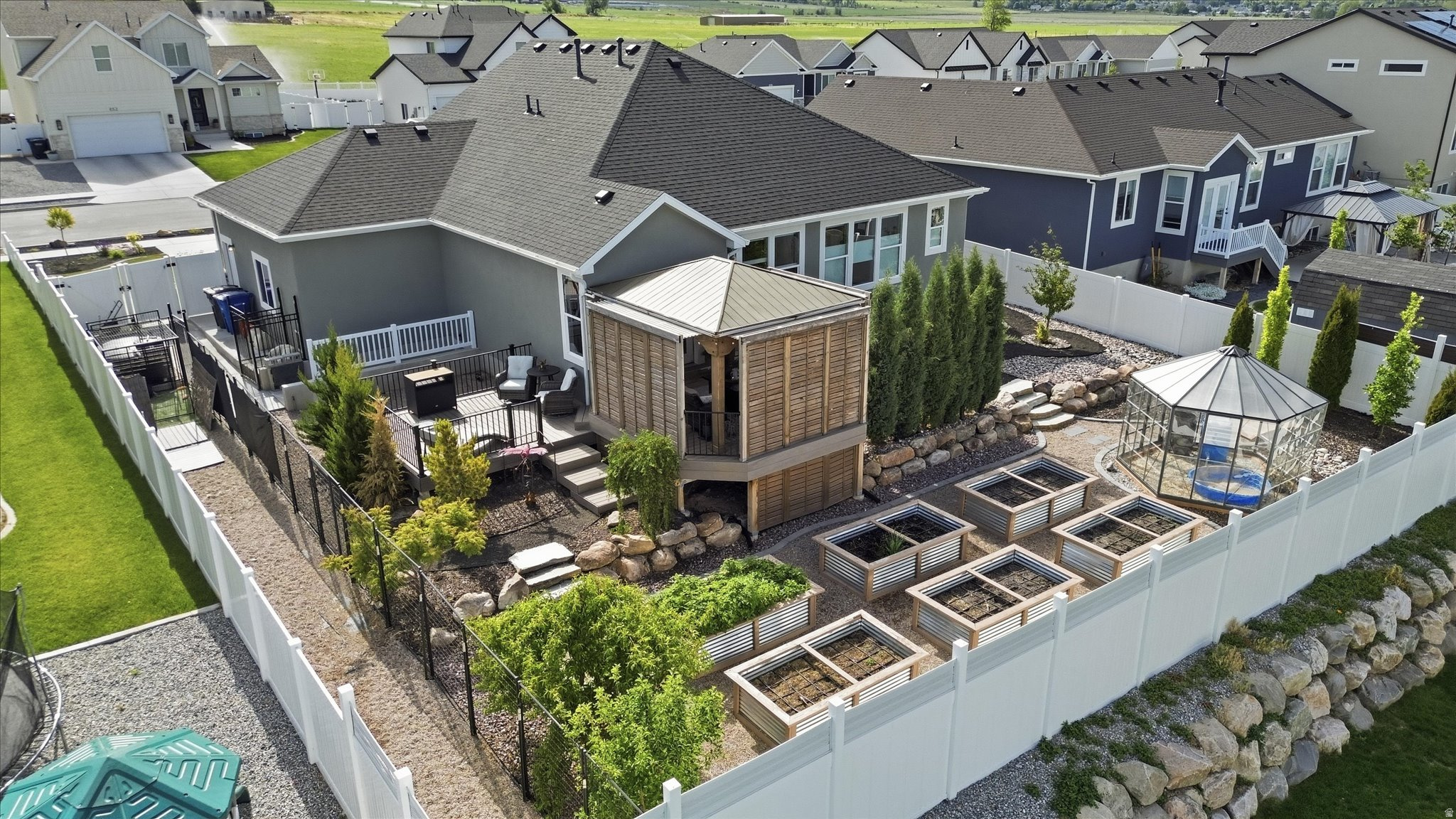 EASTVIEW LANDING - Residential
