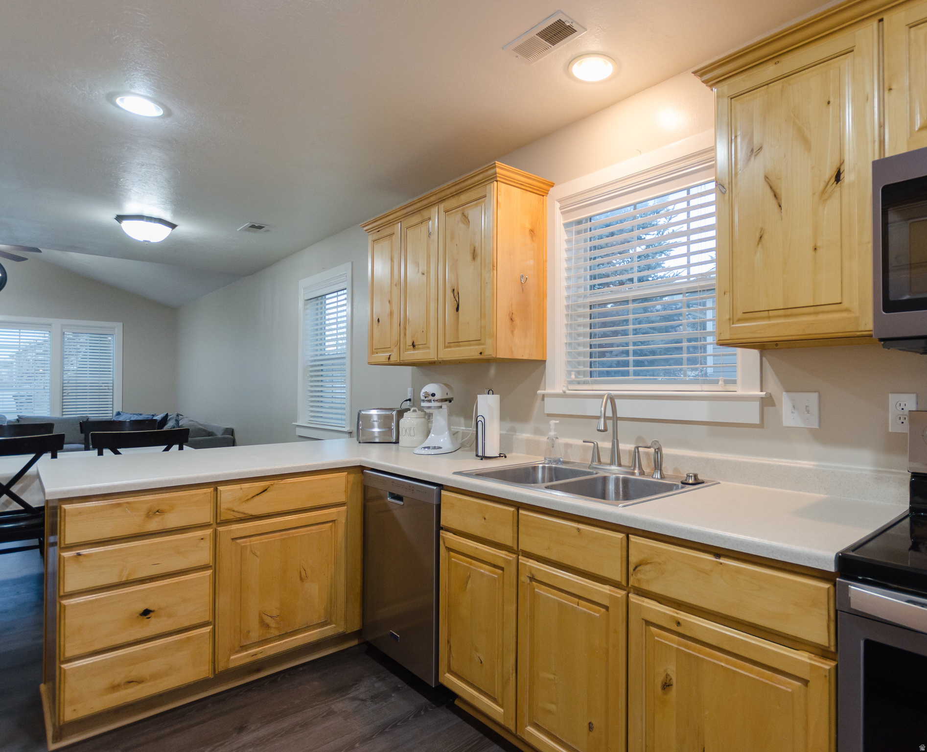 BROOKSIDE - Residential