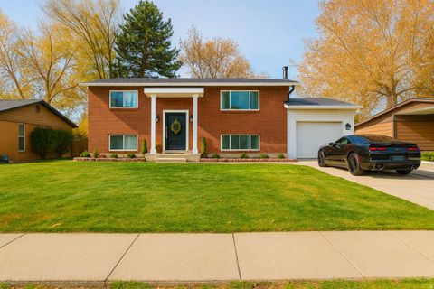Photo of 86 MILL RD, Layton, UT 84041 (MLS # 2123541) Photo of 86 MILL RD, Layton, UT 84041 (MLS # 2123541)