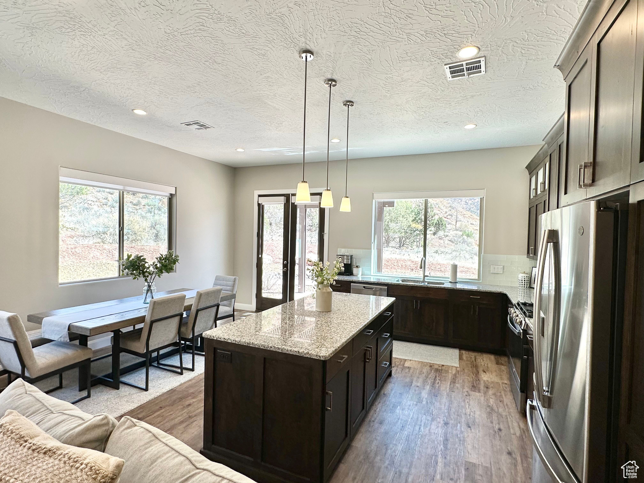 MOENAVE SUBDIV - Residential