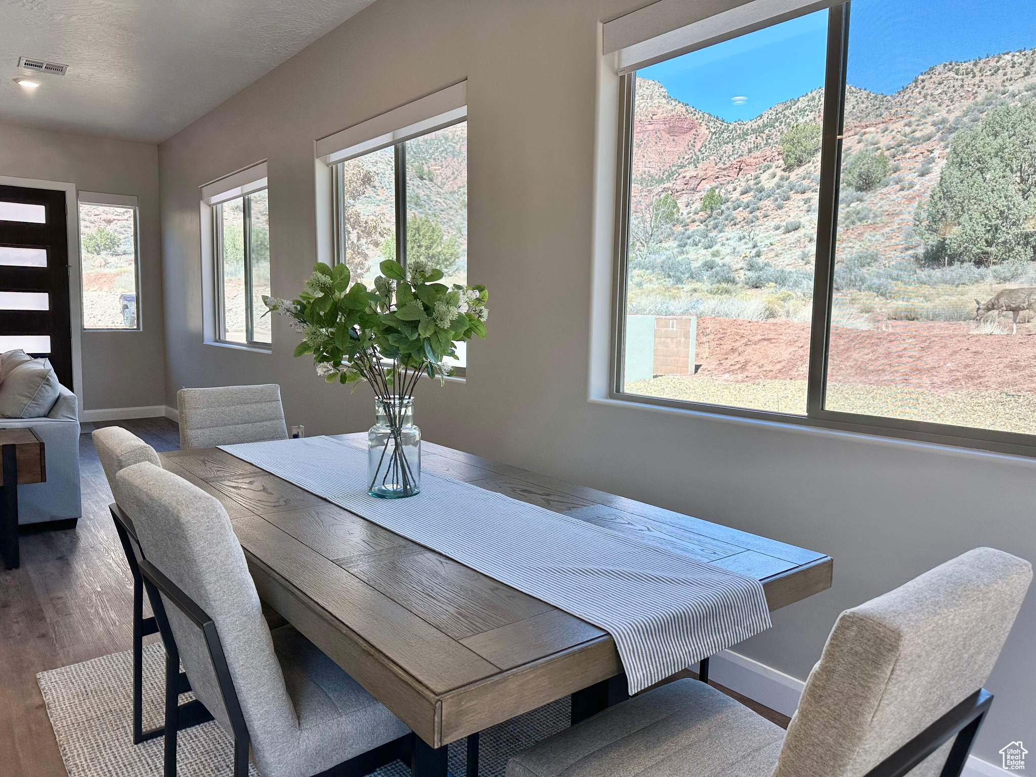 MOENAVE SUBDIV - Residential