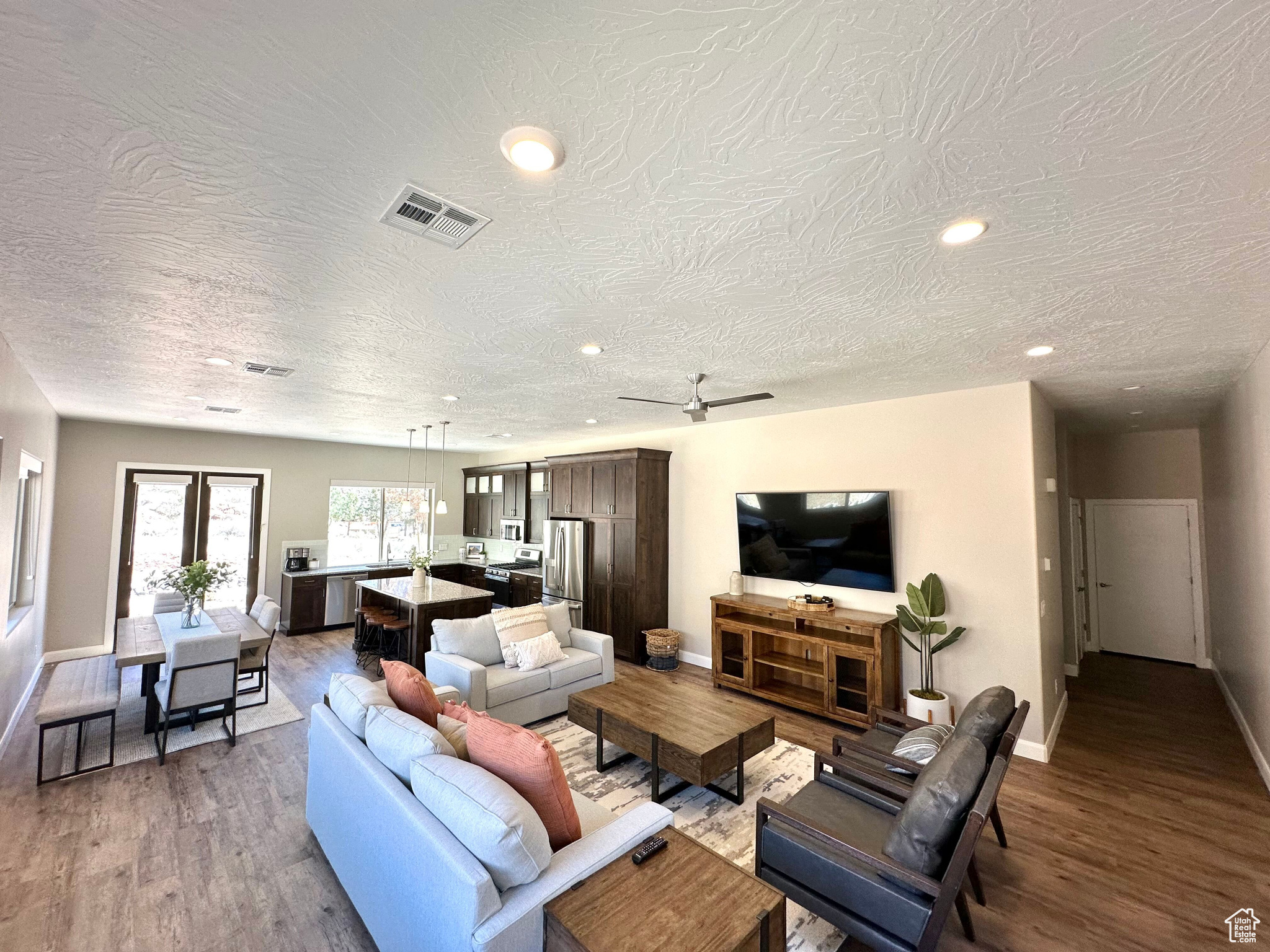 MOENAVE SUBDIV - Residential