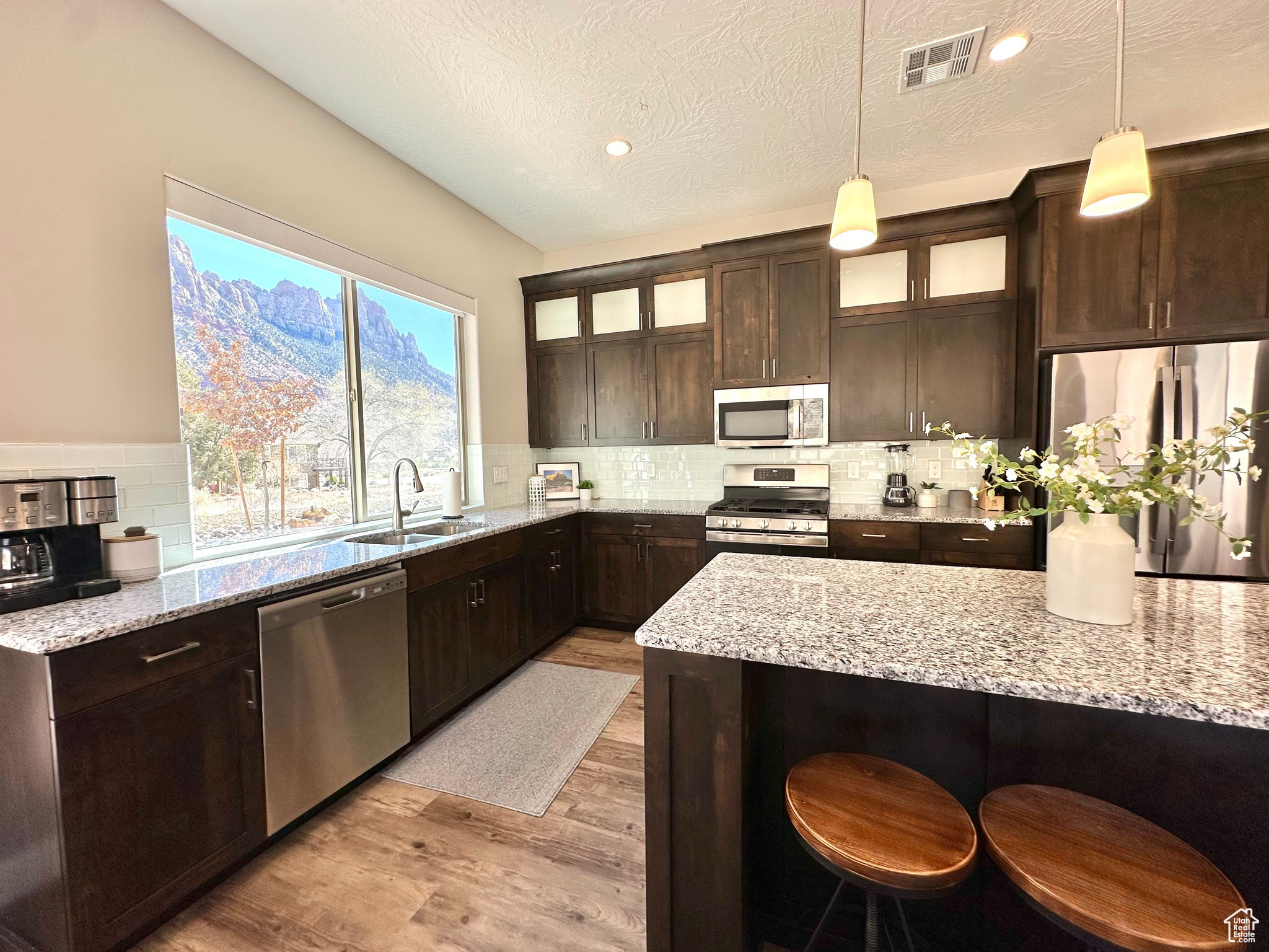 MOENAVE SUBDIV - Residential