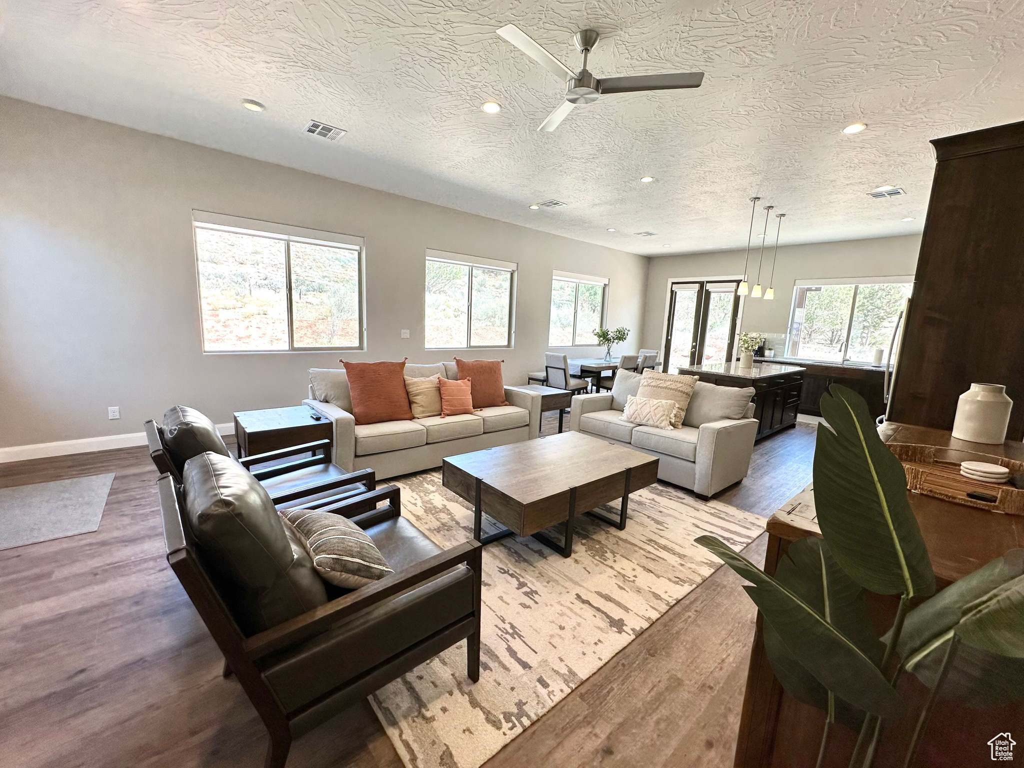 MOENAVE SUBDIV - Residential