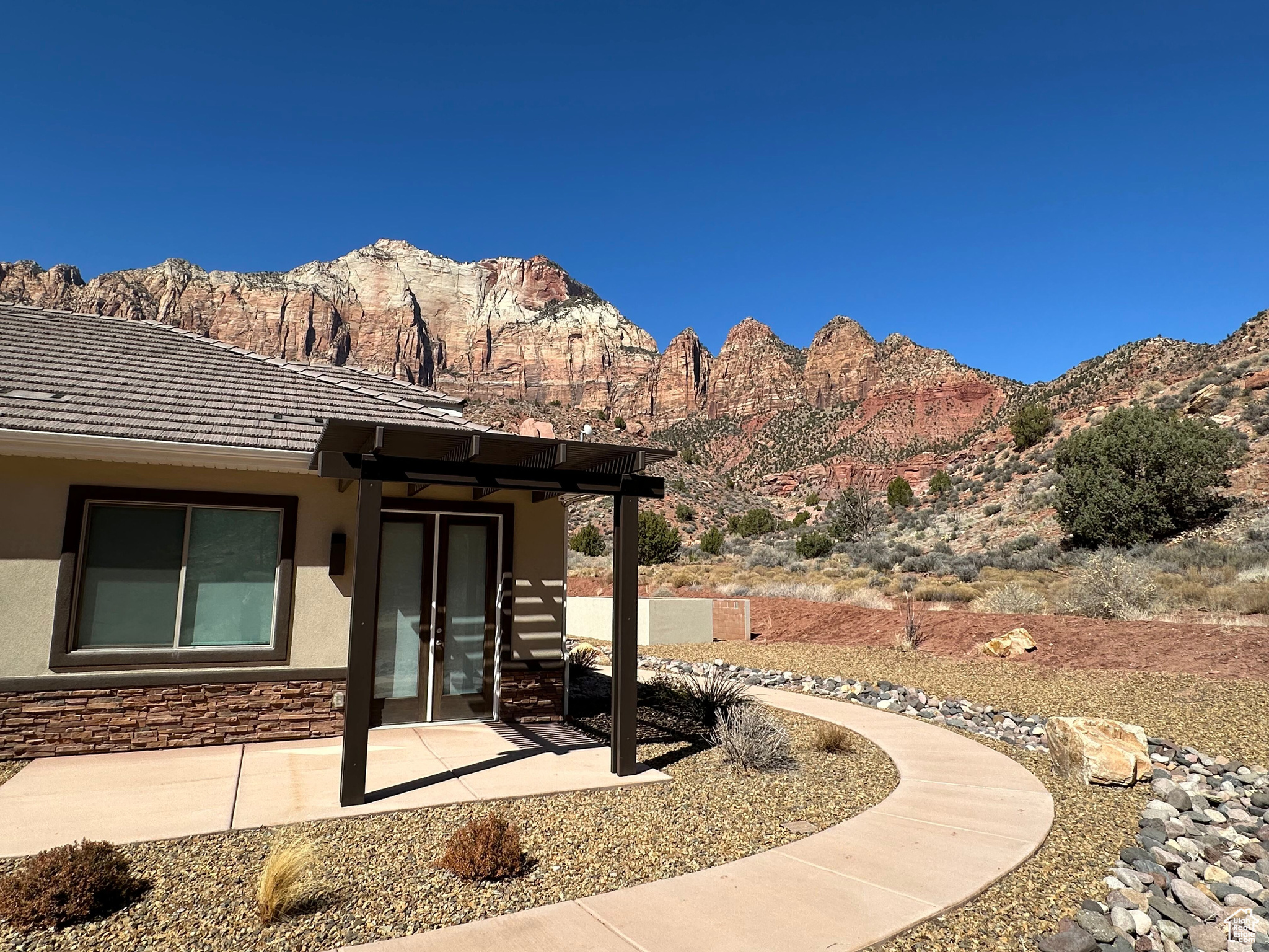 MOENAVE SUBDIV - Residential