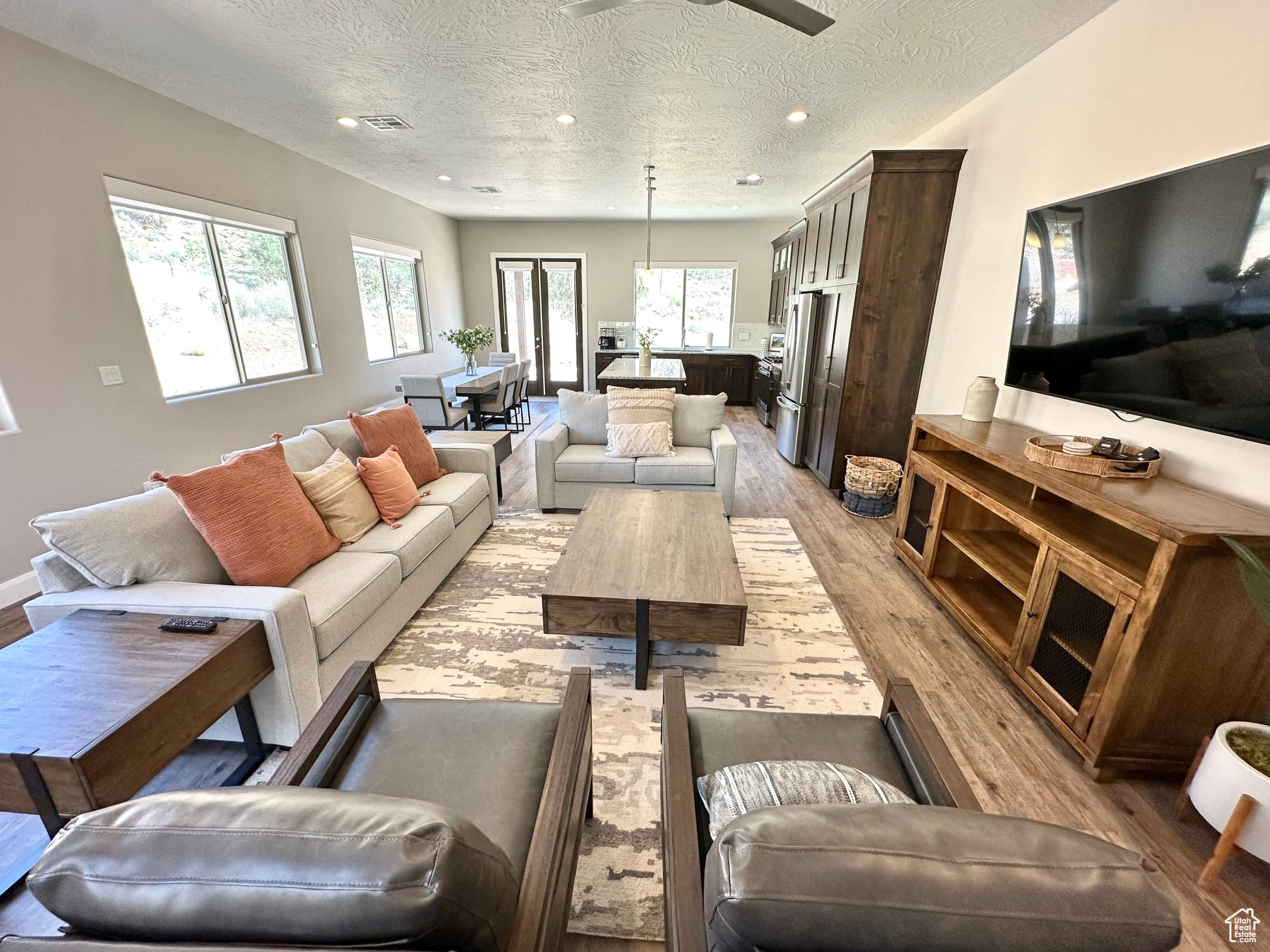 MOENAVE SUBDIV - Residential