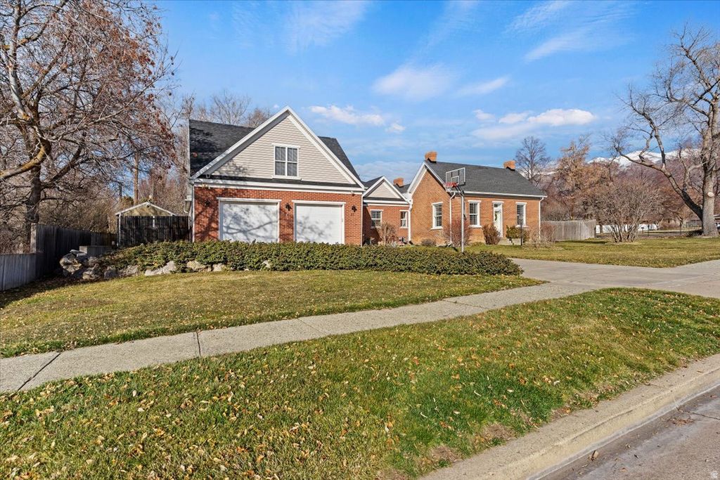 Photo of 87 E 100 S, Kaysville, UT 84037 (MLS # 2136745)