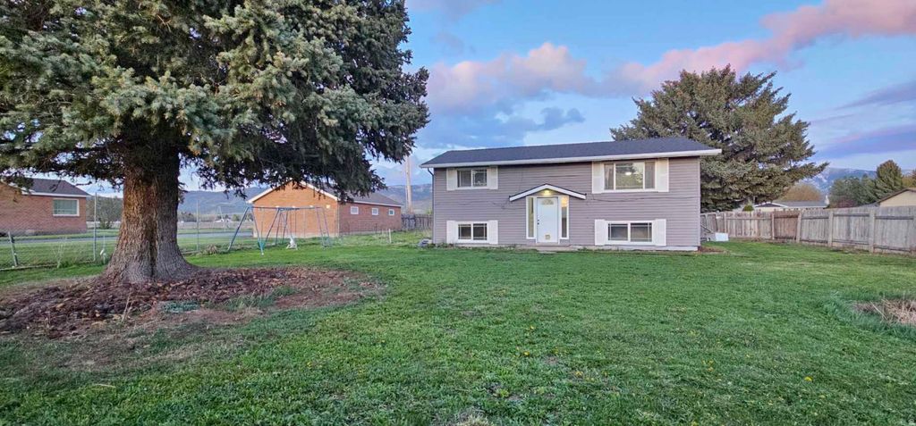 Photo of 47 E MONTA VISTA DR, Grace, ID 83241 (MLS # 2157380)