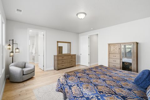 Tiny photo for 438 W CAMINO OSO Dr, Washington, UT 84780 (MLS # 2128535)