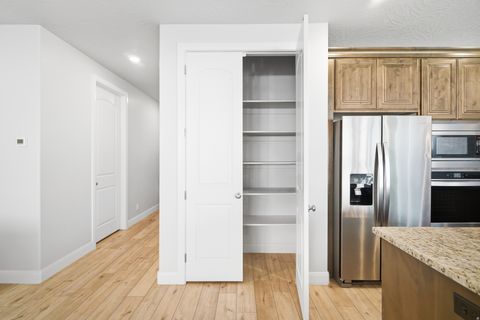 Tiny photo for 438 W CAMINO OSO Dr, Washington, UT 84780 (MLS # 2128535)