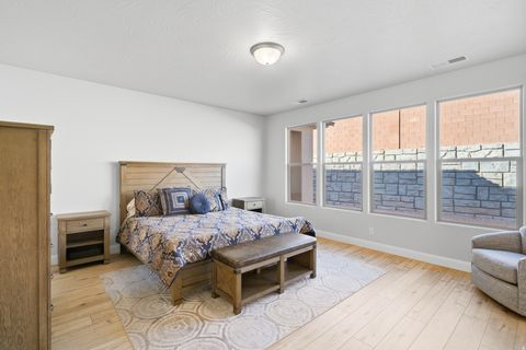 Tiny photo for 438 W CAMINO OSO Dr, Washington, UT 84780 (MLS # 2128535)