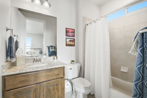 Tiny photo for 438 W CAMINO OSO Dr, Washington, UT 84780 (MLS # 2128535)