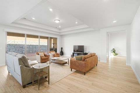 Tiny photo for 438 W CAMINO OSO Dr, Washington, UT 84780 (MLS # 2128535)