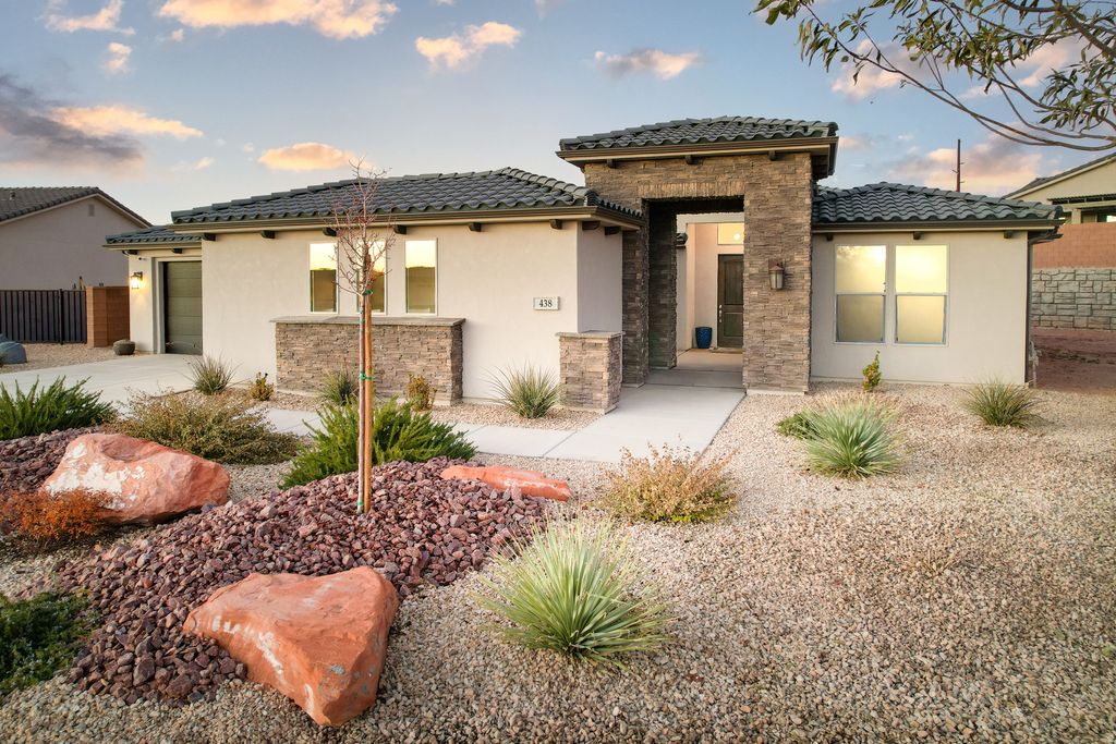 Photo of 438 W CAMINO OSO Dr #270, Washington, UT 84780 (MLS # 2128535)