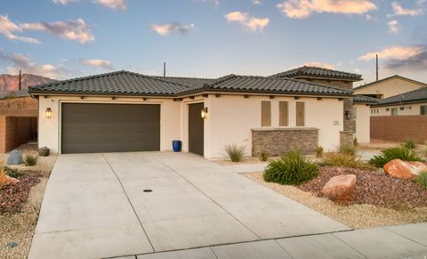 Tiny photo for 438 W CAMINO OSO Dr, Washington, UT 84780 (MLS # 2128535)