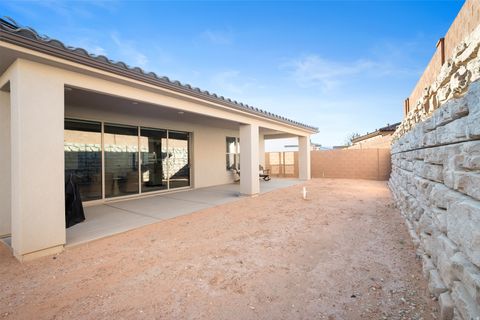 Tiny photo for 438 W CAMINO OSO Dr, Washington, UT 84780 (MLS # 2128535)