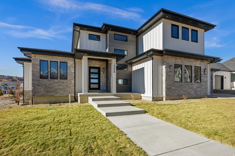 Photo of 14658 S SHORTCUT DR, Draper, UT 84020 (MLS # 2124912)