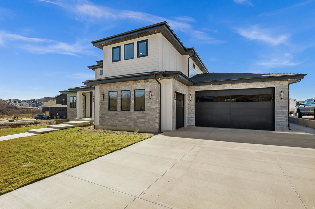 Photo of 14658 S SHORTCUT DR, Draper, UT 84020 (MLS # 2124912)