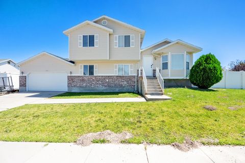 Photo of 5343 W RIDGE BROOK WAY, Salt Lake City, UT 84118 (MLS # 2102142)