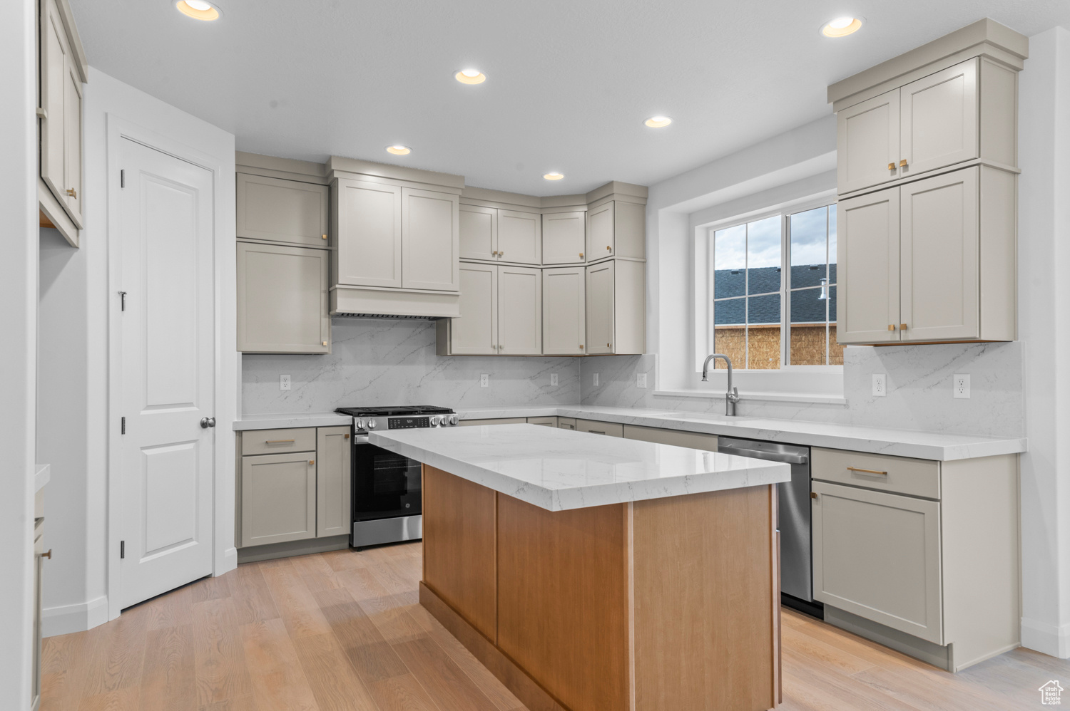 ANDERSON FARMS EST 908 - Residential