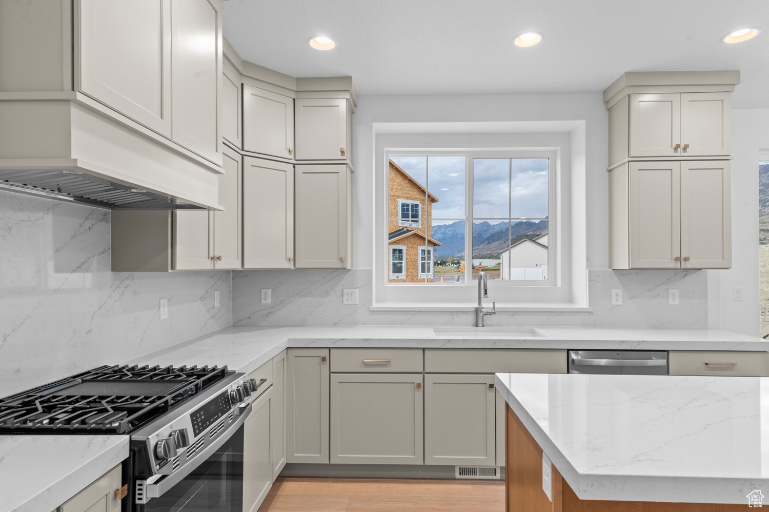 ANDERSON FARMS EST 908 - Residential