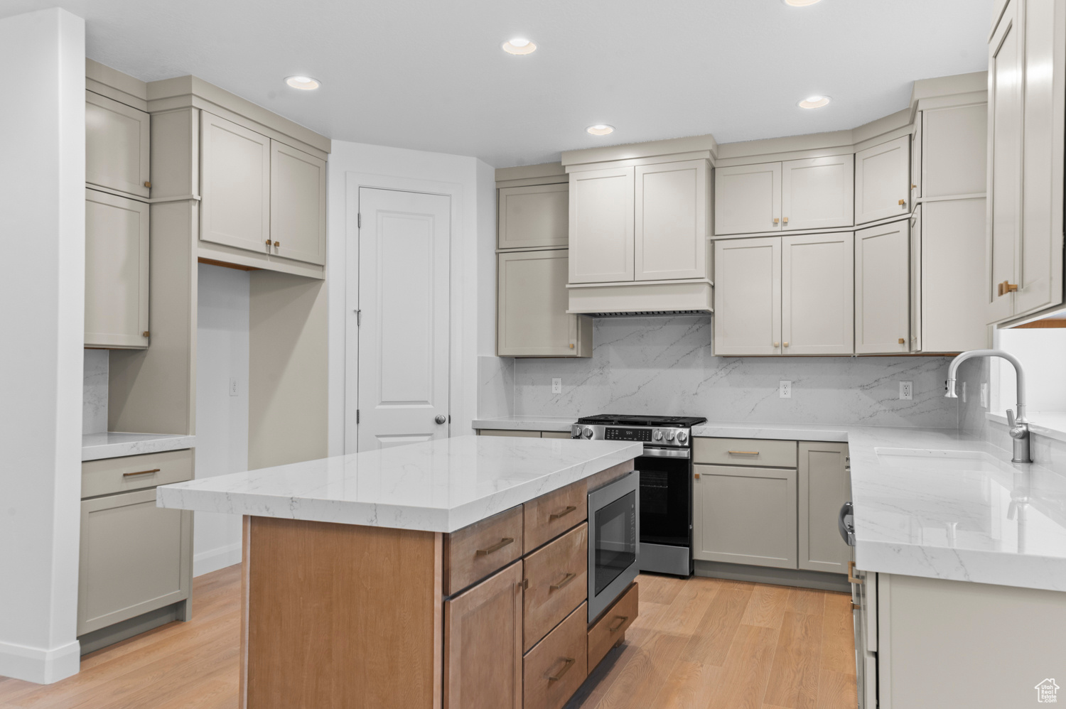 ANDERSON FARMS EST 908 - Residential