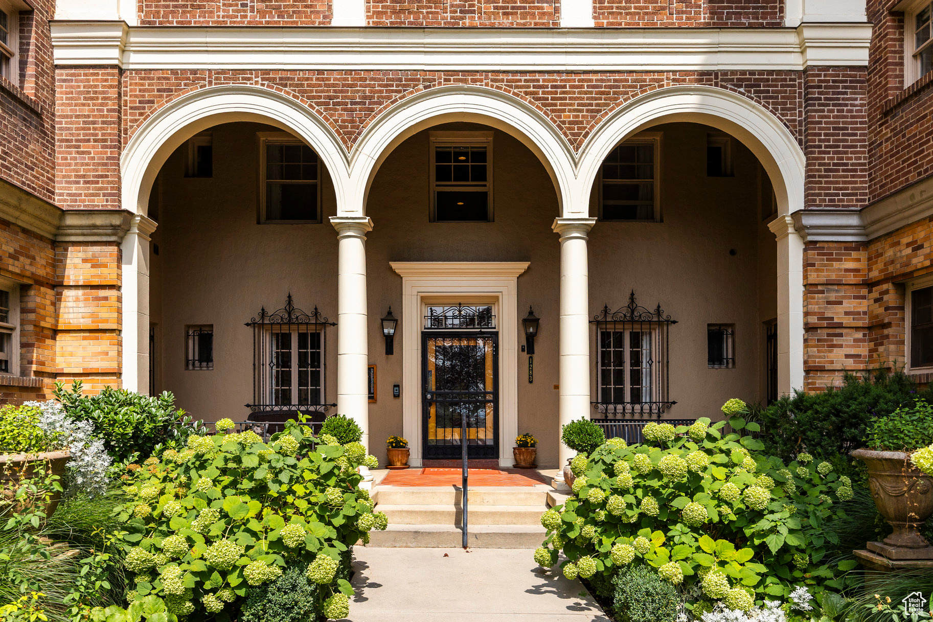 MAYFLOWER - Residential