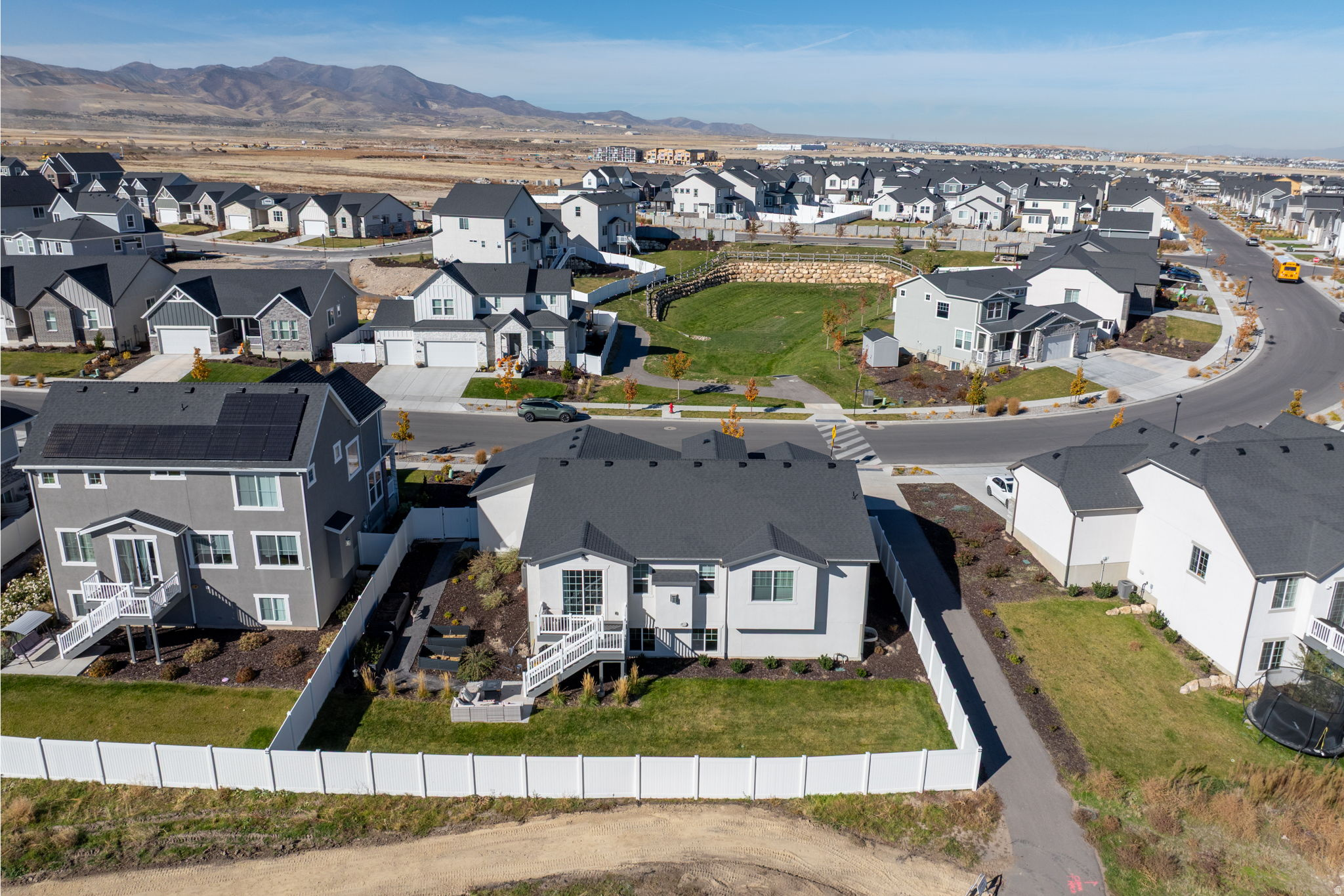 HIDDEN OAKS - Residential